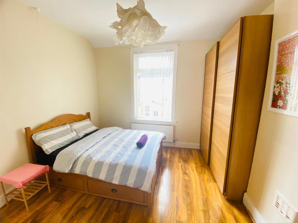 Entire 4 Bedroom House - Ev Point & Free Parking Liverpool Ngoại thất bức ảnh